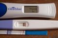 Hvor mange dage efter undfangelsen vil graviditetstesten vise to strimler: på hvilken dag efter undfangelsen er det bedre at udføre testen, hvilket påvirker resultatet