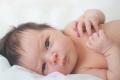 Hvorfor ånder en nyfødt ofte en drøm og afgiver fremmede lyde Hvordan skal en måned gammel baby trække vejret
